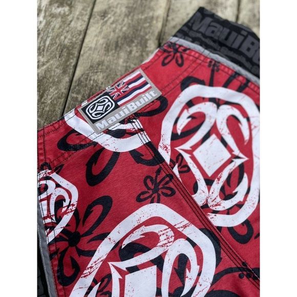 Men’s Maui Built Hawaii Black & Red Classic All Over Logo Surf Board Shorts 28 - Picture 10 of 12